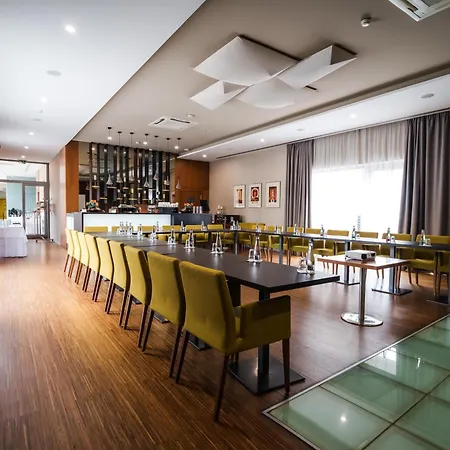 Mikado Hotel 4*
