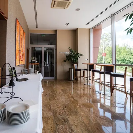 Mikado Hotel 4*