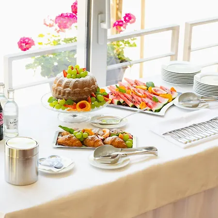 Mikado Hotel 4*
